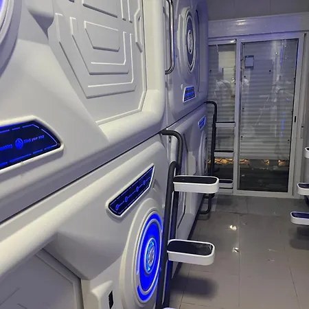 Air Capsules Airport Capsule hotel *